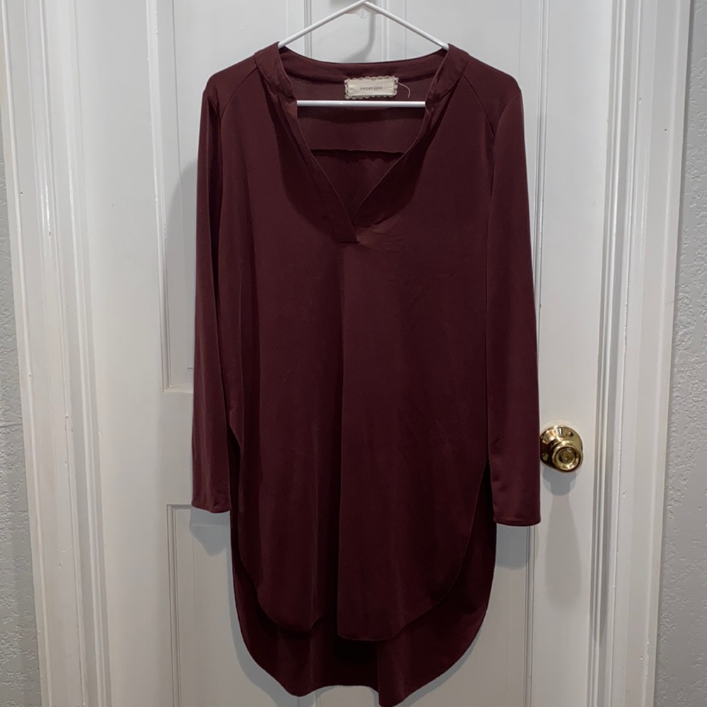 Like new high Low open top with vneck